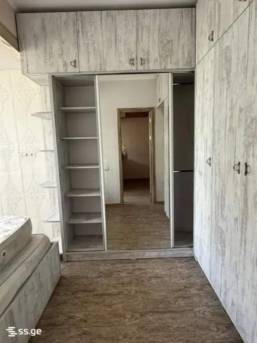 იყიდება, ბინა