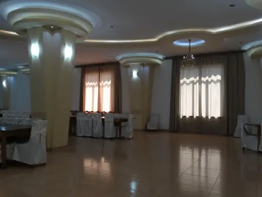 იყიდება, მიწა